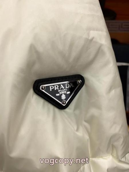 スーパー コピー 安心ダウンジャケット洗練された魅力が光る 人気商品 おしゃれな美品PRADA. 6 
