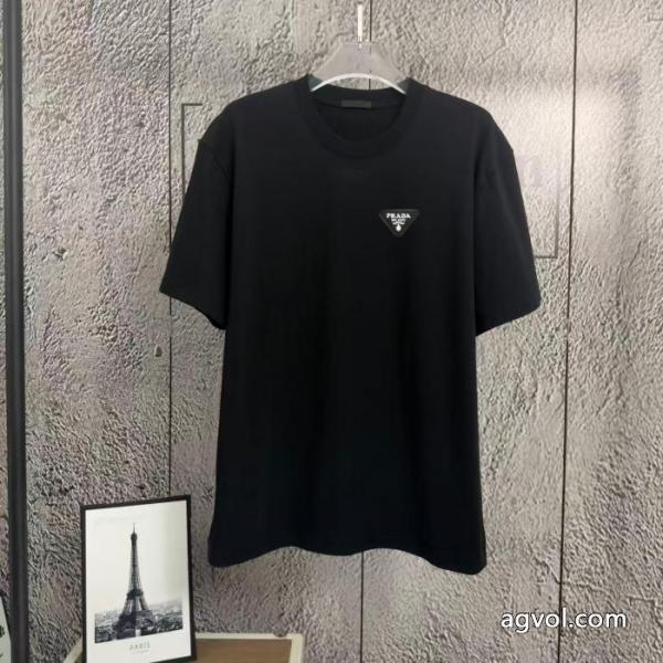 冬に通勤などに大活躍 品質の高い 売れ筋のいいPRADAブランド スーパー コピー 店舗Tシャツ.. 1