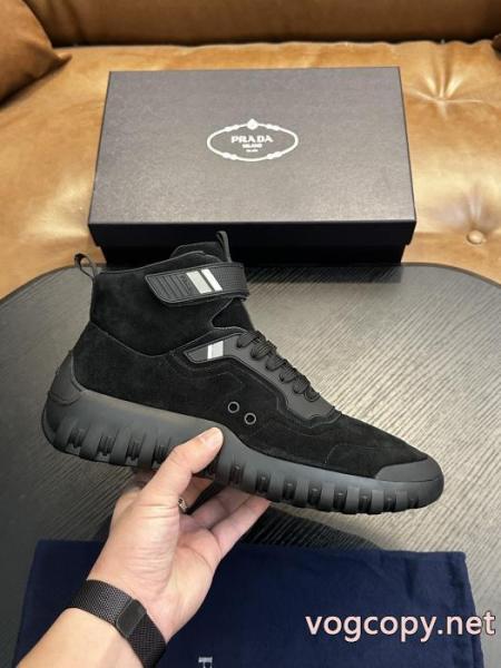 偽物 ブランド ショップPRADA2026年冬の王道ブランド! 印象に残るデザイン 定番人気のカラー スニーカー. 1