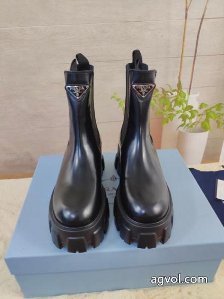 PRADAスーパー コピー 通販 優良今年の秋冬先行販売新作 防寒性に優れた 耐久性に優れ靴 ブーツ. 2