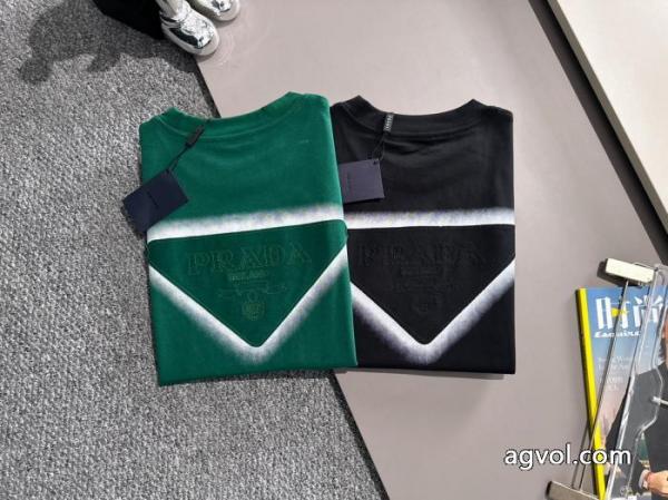 期間限定VIPセール お洒落上級者にも 期間限定特別価格PRADAスーパー コピー 品Tシャツ 5 