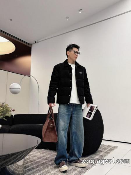 PRADA    ダウンジャケット定番人気商品 魅力が光る セールでお勧めブランド コピー ショップ. 0 