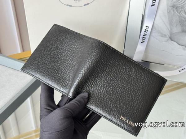 オススメな秋冬新作 格好良い 人気新作　ロゴ入り    財布コピー 商品 販売PRADA.. 0 