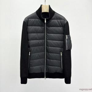 見つけてほしい一品 ブラッシュアップして華やかに お気に入りのスタイルブランド スーパー コピー 優良    ダウンジャケットPRADA.