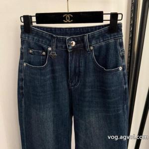 PRADA    ジーンズ偽物 ブランド 激安圧倒的な存在感 人気定番 デザイン性の高い..