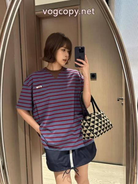 大絶賛の履き心地! 今年流行 顧客セール大特価早い者勝ちTシャツスーパー コピー  PRADA 5 