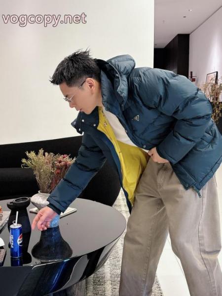 ブランド スニーカー 激安超大特価 発表の新作モデル 秋冬の流行りトップスPRADAダウンジャケット 7 