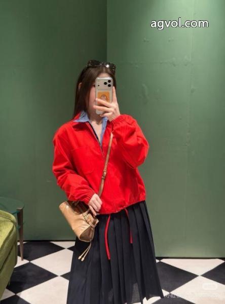 PRADA偽 ブランド 購入コート驚き価格!! 今季大人気のデザイン 圧倒的人気アイテム. 1