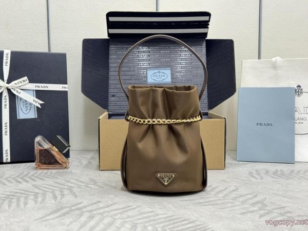 PRADAスーパー コピー 通販 優良 バッグサイズ感いいの 超人気美品 完売確実. 0