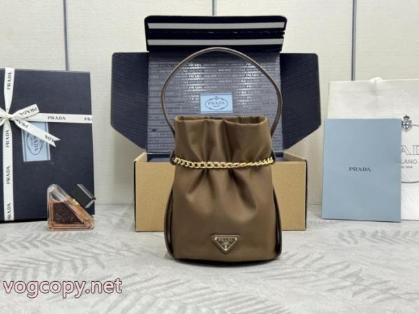 PRADAスーパー コピー 通販 優良 バッグサイズ感いいの 超人気美品 完売確実. 1