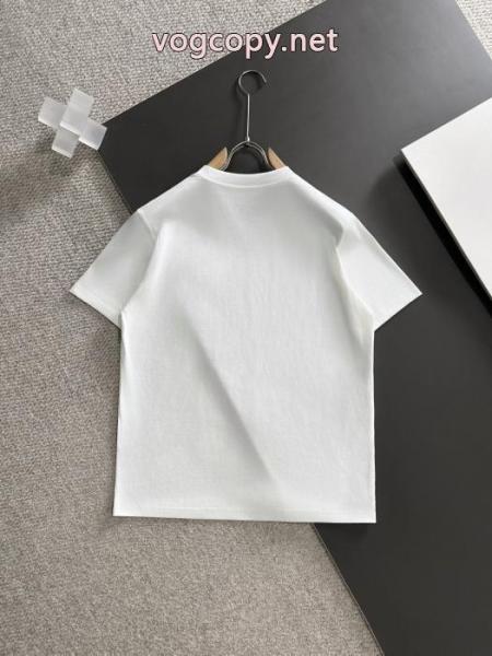 プラダTシャツ偽物 通販贈り物に2026年度 顧客セール大特価 ソフトな素材を使用 5