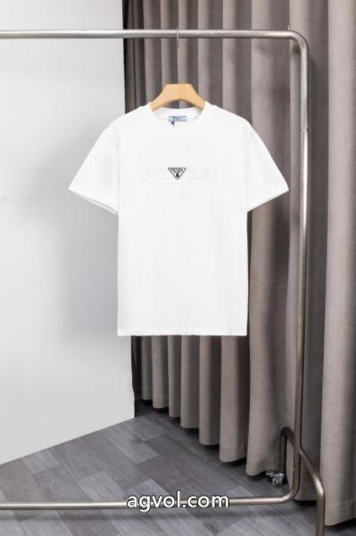 ブランド スーパー コピー大人気商品再入荷! 2026年冬最新作 売り切れ注意PRADA半袖Tシャツ 1