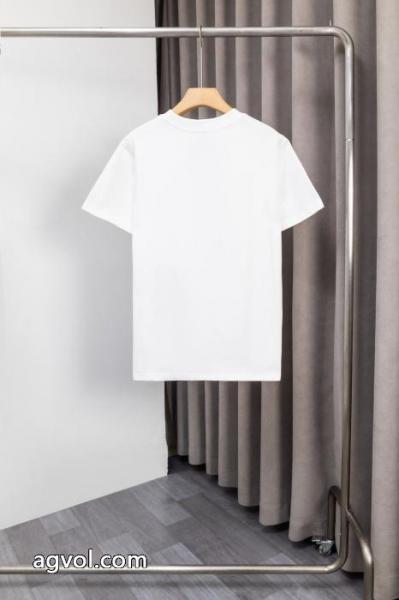 ブランド スーパー コピー大人気商品再入荷! 2026年冬最新作 売り切れ注意PRADA半袖Tシャツ 3