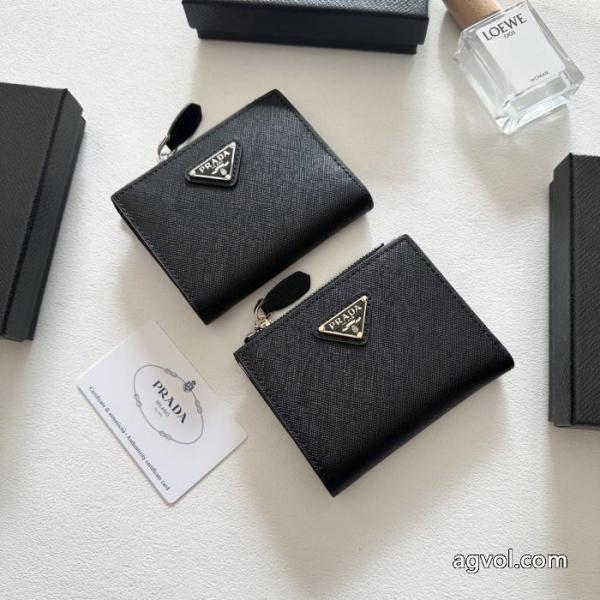新色入荷 希少大人気 話題が沸騰中財布コピー 通販PRADA 3
