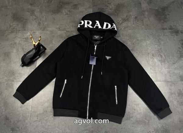 コートVIP価格人気 高級感の漂う逸品 トレンドファッション偽物 ブランド 激安PRADA 4