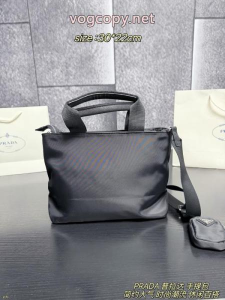 バッグPRADA驚きの破格値本物保証 今季は色を使った注目新品 関税送料込ブランド 偽物 5