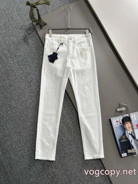 今季は色を使った注目新品 上品キレイ 26/26AW新作プラダ PRADAブランド ジーンズブランド 通販店.. 1