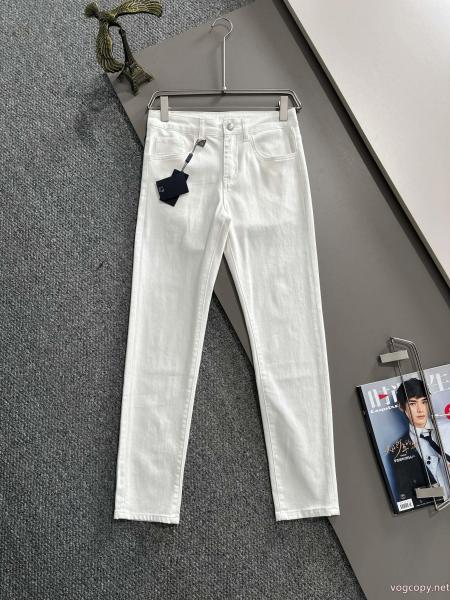 今季は色を使った注目新品 上品キレイ 26/26AW新作プラダ PRADAブランド ジーンズブランド 通販店.. 0
