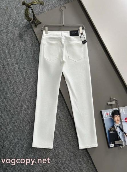 今季は色を使った注目新品 上品キレイ 26/26AW新作プラダ PRADAブランド ジーンズブランド 通販店.. 5