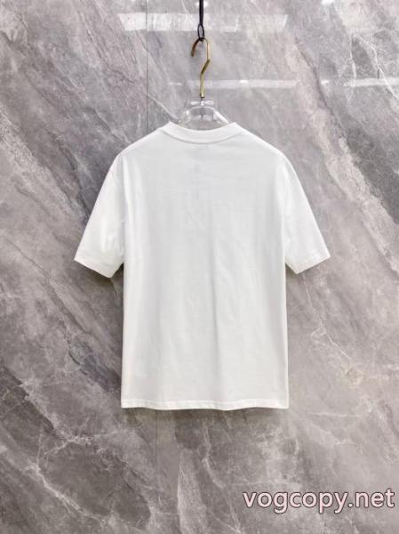 PRADA偽 ブランド 夏季限定販売 新作人気 2026のトレンド半袖Tシャツ 2