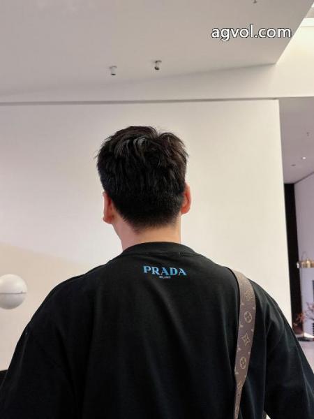 半袖Tシャツスーパー コピー 販売永遠の定番人気 逸品 海外通販PRADA 6 