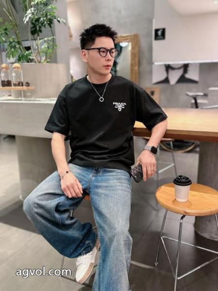 PRADA2026最新作完売必至 大人気アイテム オシャレな雰囲気ブランド 偽物 激安半袖Tシャツ 5 
