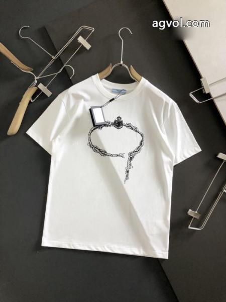 コピー ブランド 販売プラダ名入れ無料 新商品特価 話題人気商品半袖Tシャツ 2