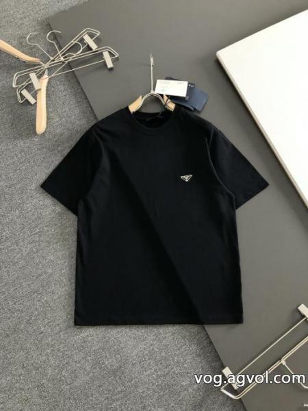 プラダ半袖Tシャツ再入荷が嬉しい2026 今話題の最新作 肌触りのいい スーパー コピー ブランド 専門 0