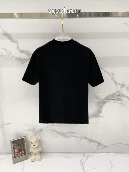 プラダオシャレな印象に 今季トレンド 2026モデル偽物 通販半袖Tシャツ 2