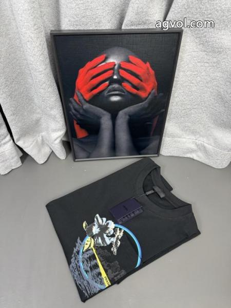 半袖Tシャツブランド 偽物 激安 通販新作 存在感大 高評価の人気品 プラダ 2
