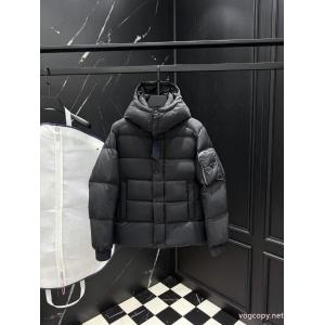 プラダ PRADA高級感ある大人の VIPセール 上品ですっきり、好感度抜群ブランド コピー 激安ダウンジャケット..