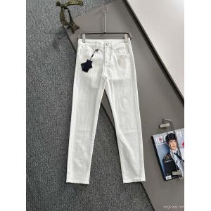 今季は色を使った注目新品 上品キレイ 26/26AW新作プラダ PRADAブランド ジーンズブランド 通販店..