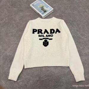 PRADA激安 通販 ブランド毎年爆発的人気 撥水素材 鮮度が手に入るセーター.