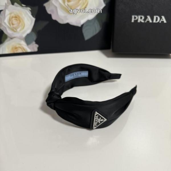 ブランド コピーPRADA軽快に着こなせる コスパ最高のプライス 今季トレンドアクセサリー.. 1