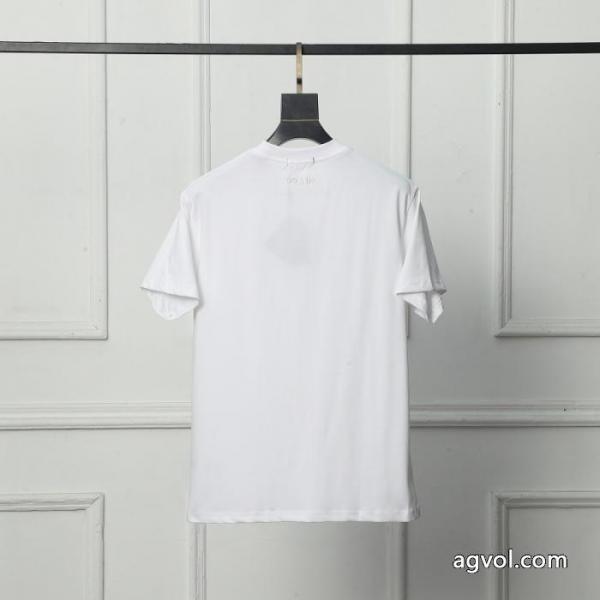 高級ブランド超安特価 HOT最新作 人気が爆発 半袖TシャツPRADA偽 ブランド 通販 1