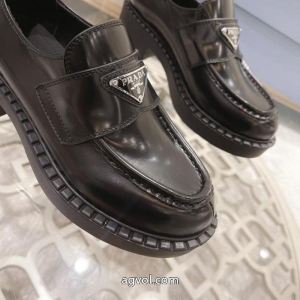 ブーツ偽 ブランド 輝く高級感満点 お買い得品  話題となったPRADA.. 5 