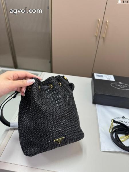 バッグVIPセール激安 海外限定!! 注目する憧れブランドの新作プラダコピー 品 販売 1