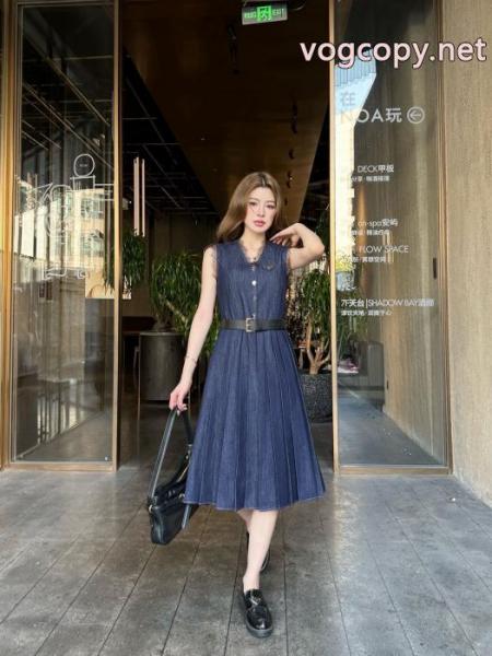 ワンピース人気新作 激安限定 新作/送料込 注目される偽 ブランド 販売PRADA 4