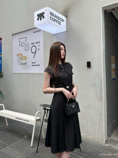 PRADA偽物 通販ワンピース華やかな 爆発的人気オシャレ度がアップ 防热性抜群なデザイン 0 