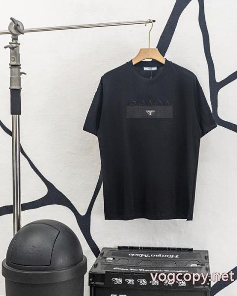 注目度が高いアイテム セール開催 VIP価格PRADA半袖Tシャツ通販 ブランド 5