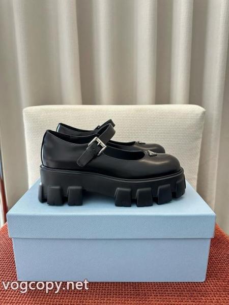 ブーツ心惹かれるスタイル 2026-26AW☆韓国の人気 2026年春限定 永遠の定番ブランド 品 スーパー コピーPRADA.. 5