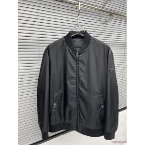 PRADA偽物 通販 サイトジャケッ上品な落ち感ある 品良くおしゃれ  一目惚れした..