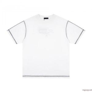 PRADAコスパ最強 個性的な2026のコーディネート 注目なアイテム半袖Tシャツ偽物 ブランド