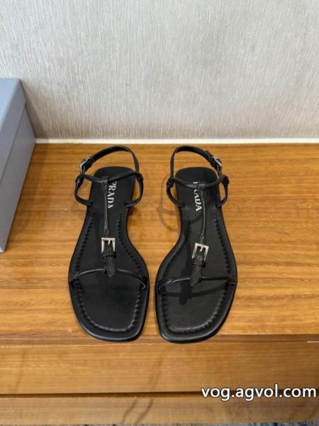 ブーツスーパー ブランド コピープラダ定番のストリートスタイル 春夏のトレンド 人気ブランド春夏の新作が続々登場.. 0