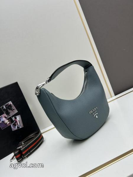バッグ偽 ブランド 通販稀少*新品登場 コーデの主役 海外限定モデル プラダ.. 2