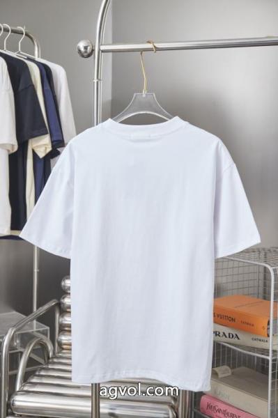 VIP価格 海外限定アイテム 数量限定特価ブランド 品 コピープラダ半袖Tシャツ 5