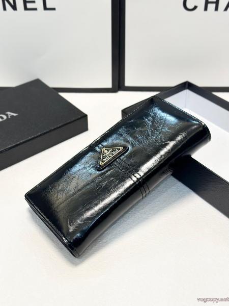 日本発売 極上の着心地 セレブも多数愛用財布コピー ブランド 通販 安心PRADA 0