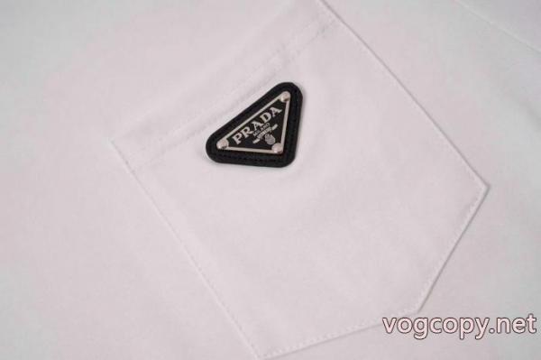 ブランド コピー ショップ大人の魅力 お得安い 最新で完売確実半袖TシャツPRADA 1