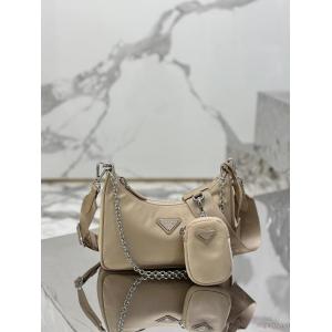 日本完売 【新型タイプ入荷】  人気ブランドブランド アクセサリー 激安プラダ    バッグ.