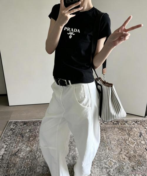 半袖TシャツPRADAブランド アクセサリー 激安雑誌登載商品 新品保証 在庫希少 0 